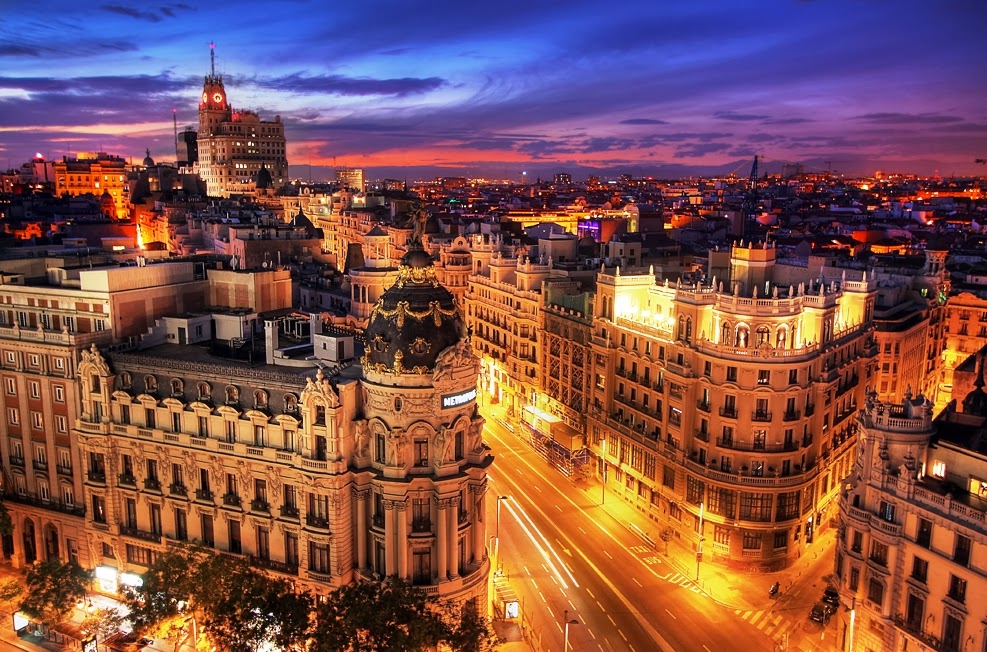 Avenida Gran Via em Madri