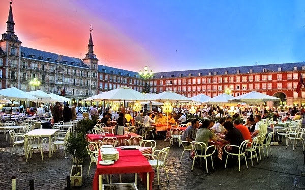 Restaurante na Praça Plaza Mayor em Madri