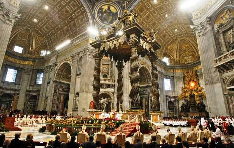 Interior da Basílica de São Pedro no Vaticano