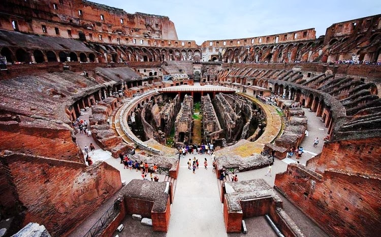 Interior do Coliseu de Roma