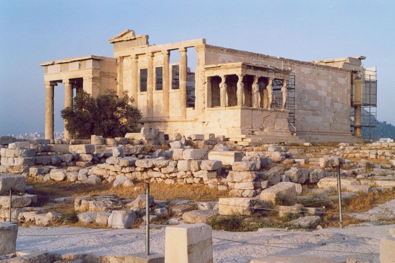 Templo Erecteion em Atenas visto de fora