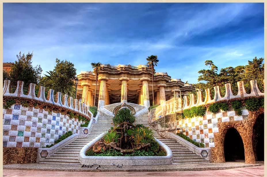 Escadas no Parque Guell em Barcelona na Espanha