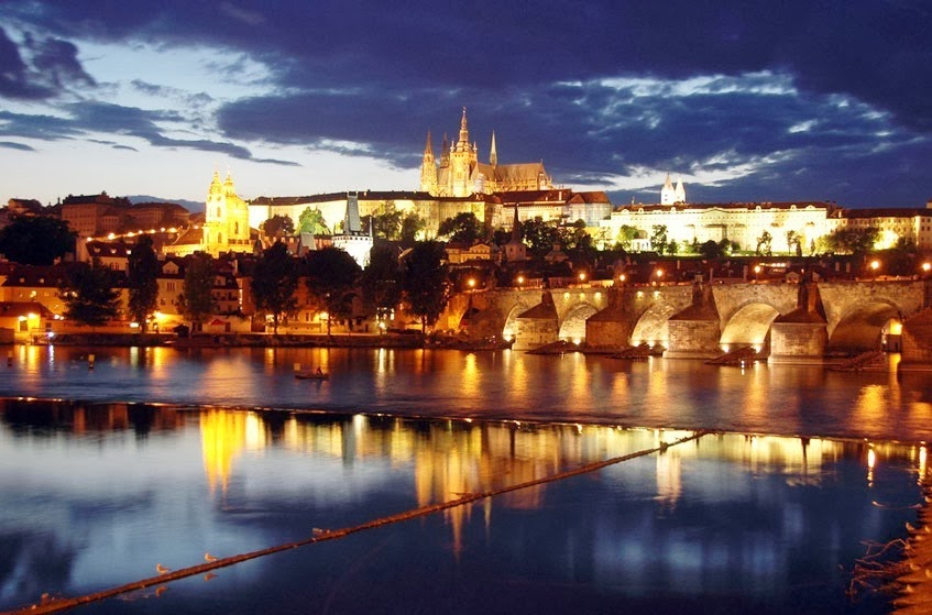 Castelo de Praga visto de longe