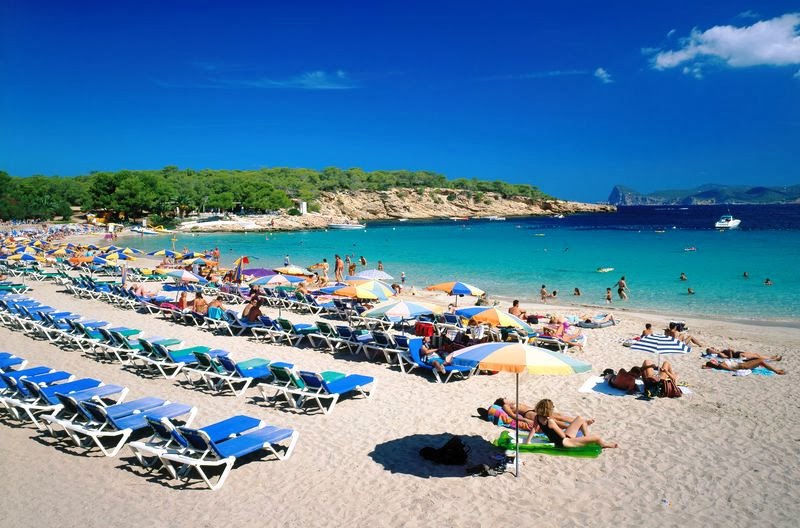 Praia Cala Bassa em Ibiza