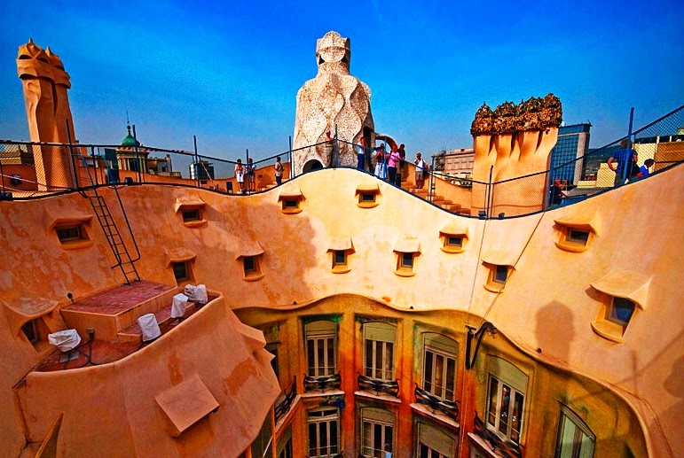 Interior do La Pedrera Casa Mila em Barcelona