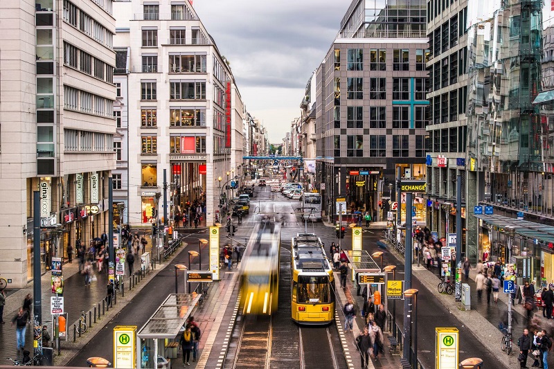 Compras na Rua Friedrichstrasse em Berlim – Alemanha