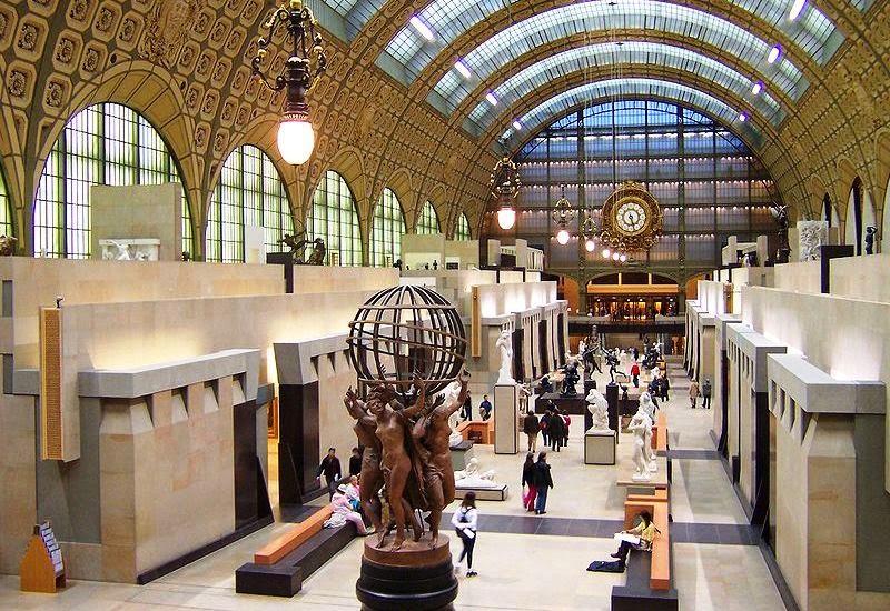 Interior do Museu de Orsay em Paris