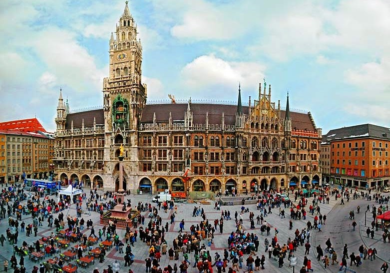 Praça Marienplatz em Munique 