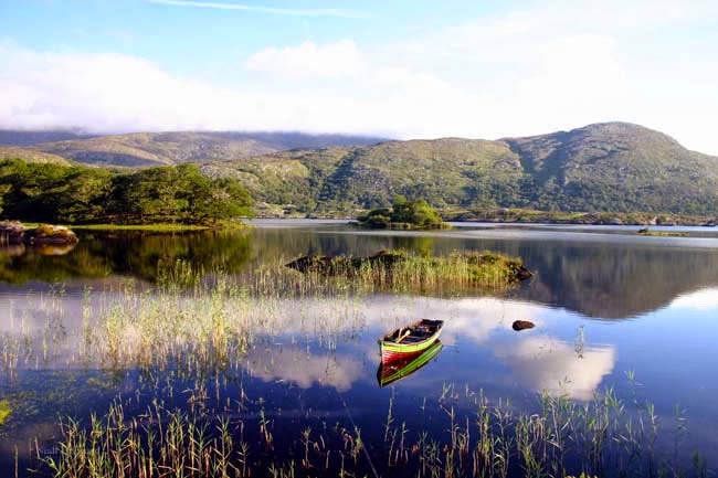 Lago em Ring of Kerry em Killarney na Irlanda