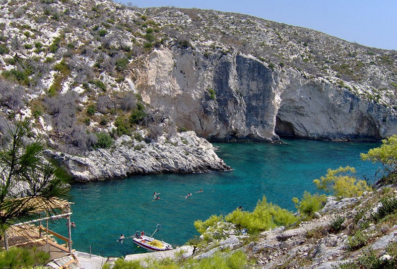 Praia de Limnionas em Zaquintos