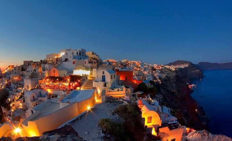 Noite na ilha de Santorini