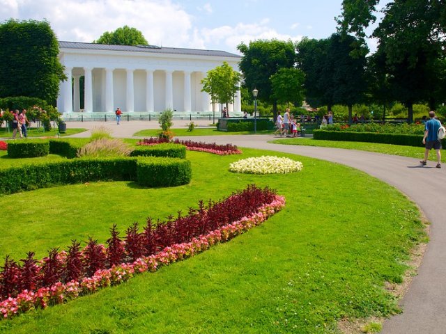 Parque e Jardim Volksgarten em Viena | Áustria