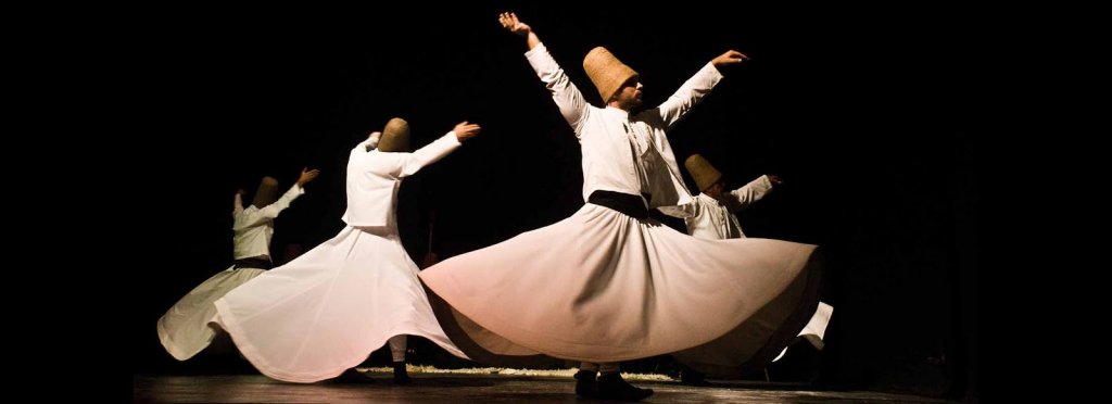 Dança rodopiantes dos dervixes