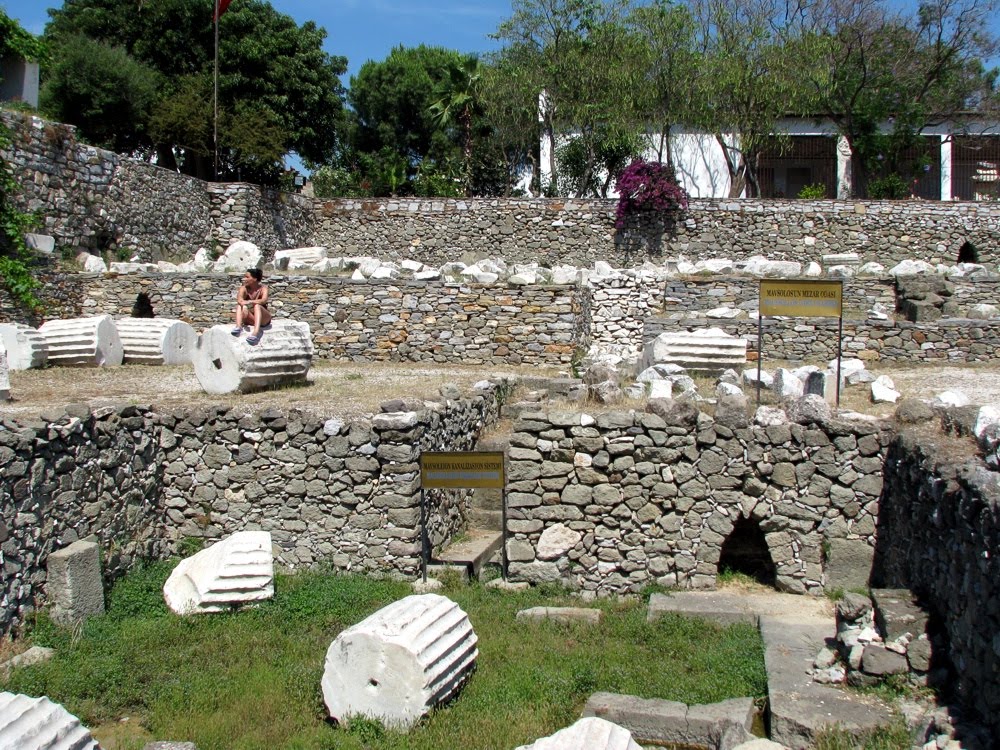 Destroços do Mausoléu de Halicarnasso em Bodrum